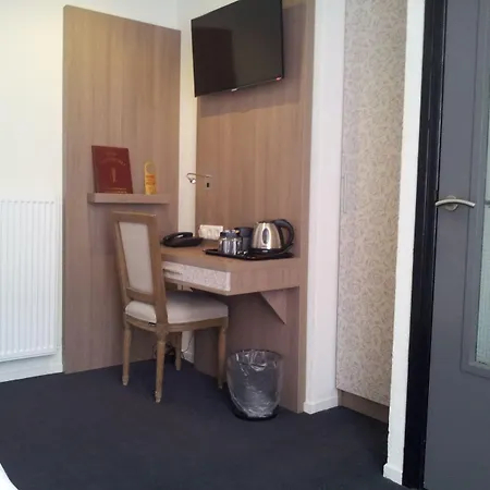 The Concert Hotel 3*