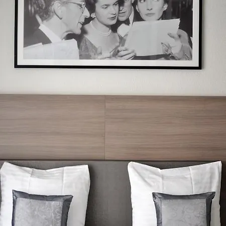 The Concert Hotel 3*